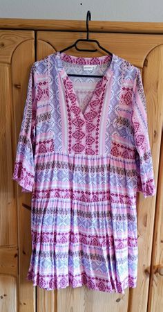Bodyflirt Damen Kleid Pink Lila Muster Grösse 38. 