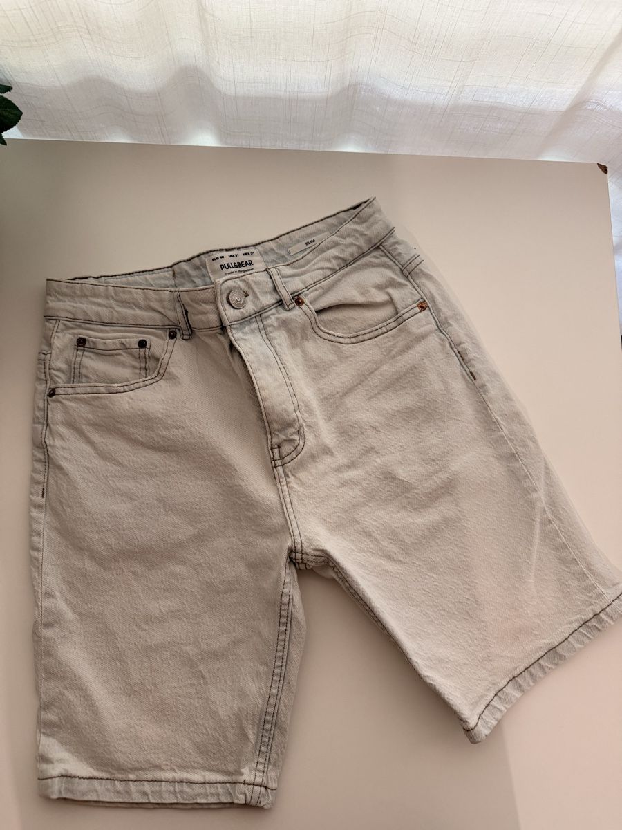 Pull&Bear Pantalons: Denim Shorts Pull&Bear Slim hellblau Grösse 40 neuwertig – Neuf (Voir description) à Regensdorf par BigCloset680