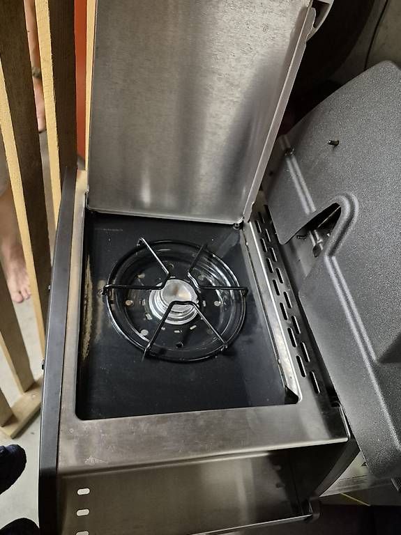 König Griglie: Gasgrill mit Rechaud + Drehspiess – Usato da Menziken venduto da MJoder 1