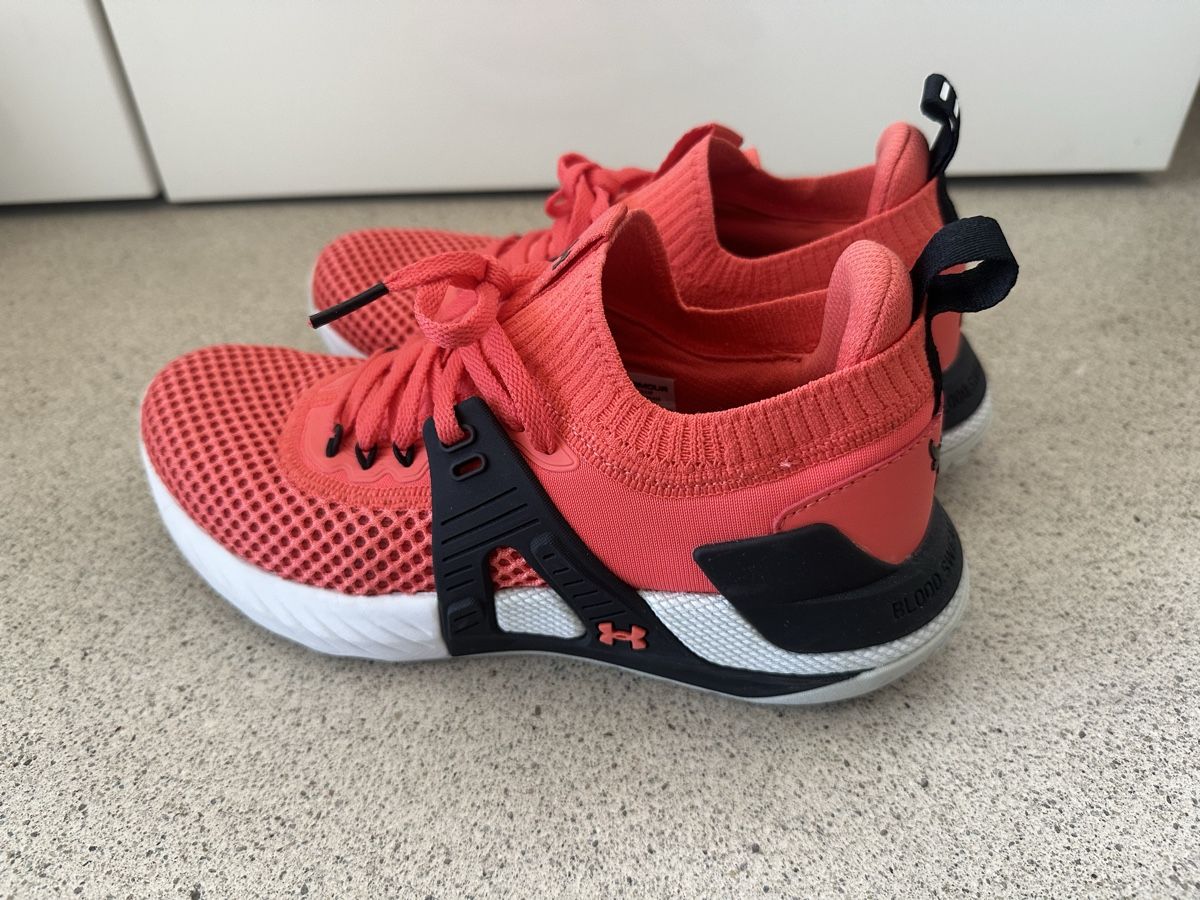 Under Armour Scarpe da donna: Under Armour Sneaker 38 Dwayne Johnson – Usato da Schlieren venduto da cor_jgb7 2