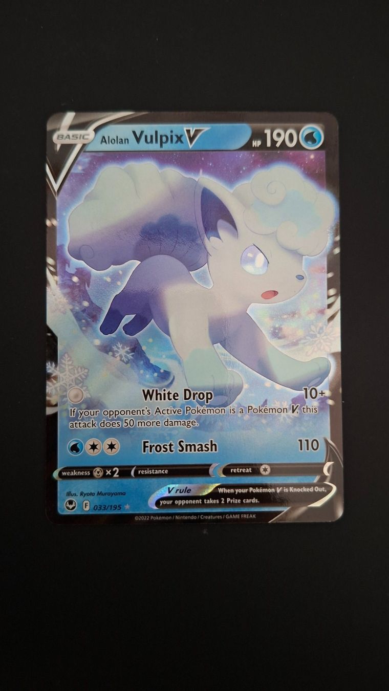 Pokémon Cartes à collectionner: Vulpix V #033 Silver Tempest EN – D'occasion à Biasca par Sara_Poke123