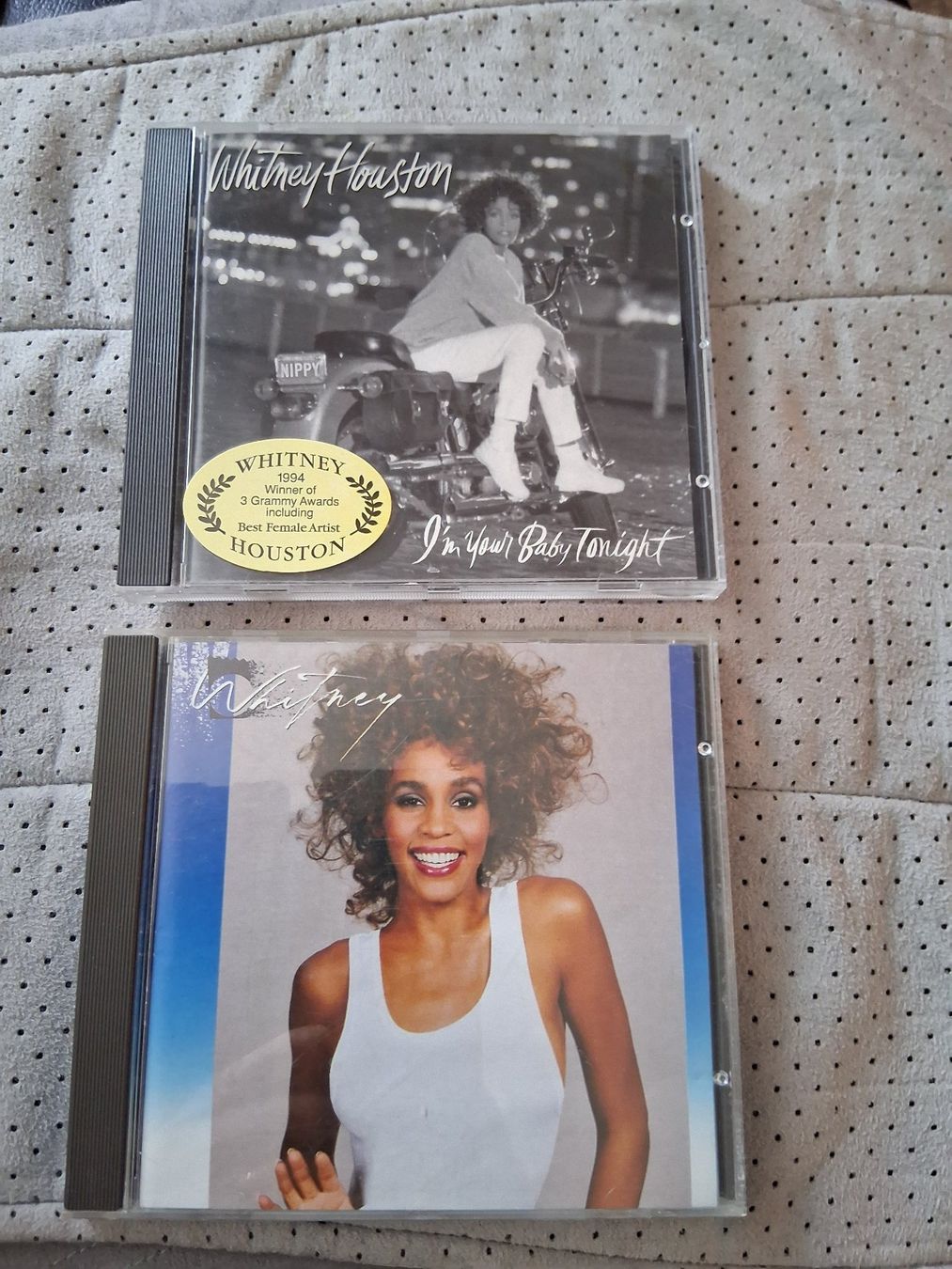 CD: Lot de 2 CD de Whitney Houston. – Usato da Aigle venduto da Marcagapit