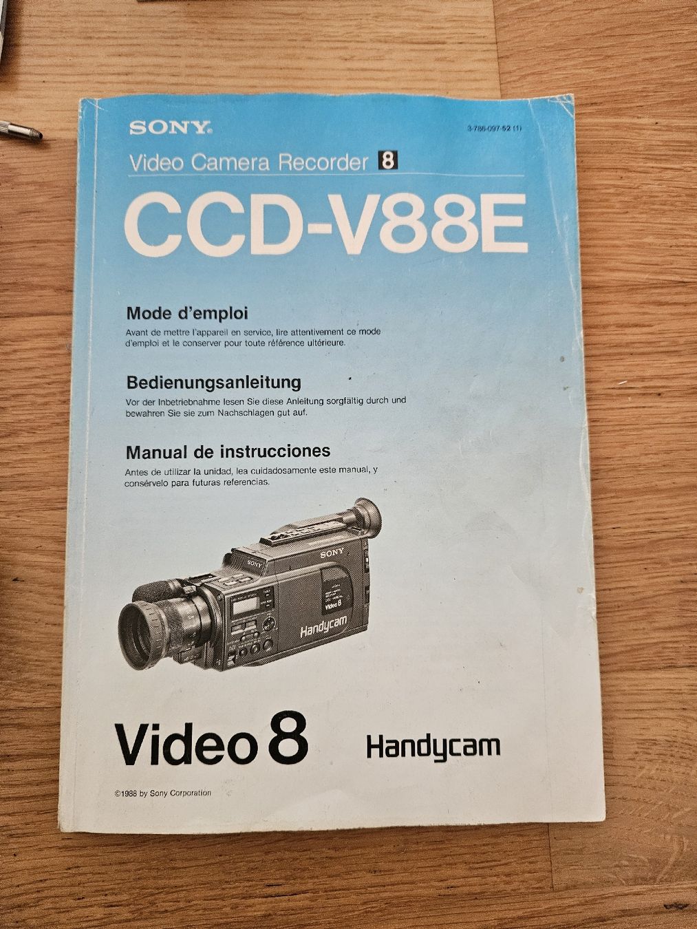 Sony Videocamere: Sony CCD-V88E Video Camcorder – Difettoso da Roggwil BE venduto da Hr.Gustav 1
