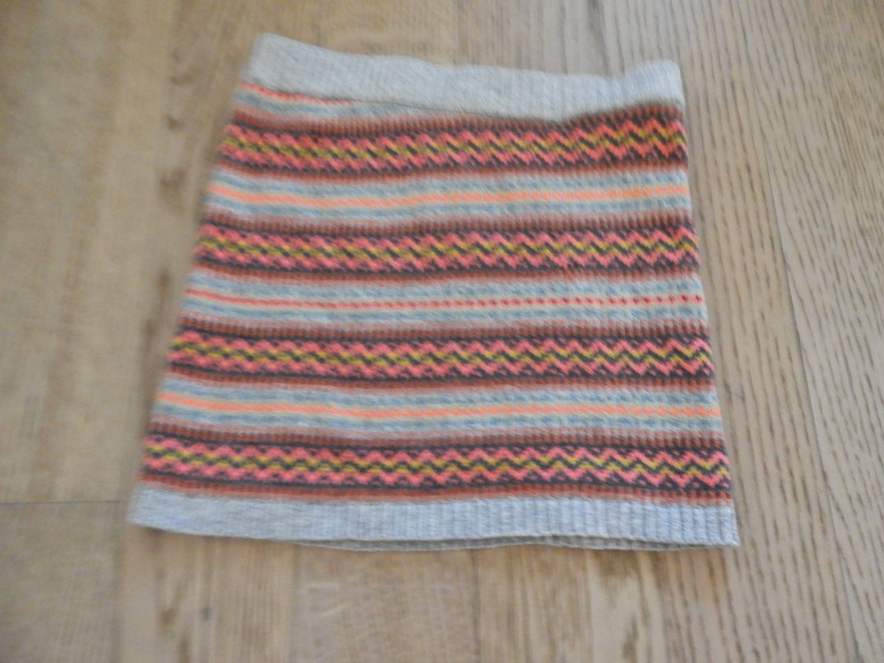 H&M Vestiti & Gonne: Strickjupe, Grösse122/128 – Usato da Hergiswil NW venduto da Noema2006