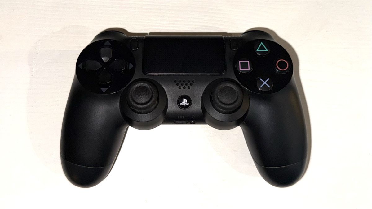 Sony Controller: Sony PlayStation 4 Controller schwarz – Usato da Feldmeilen venduto da Avainium