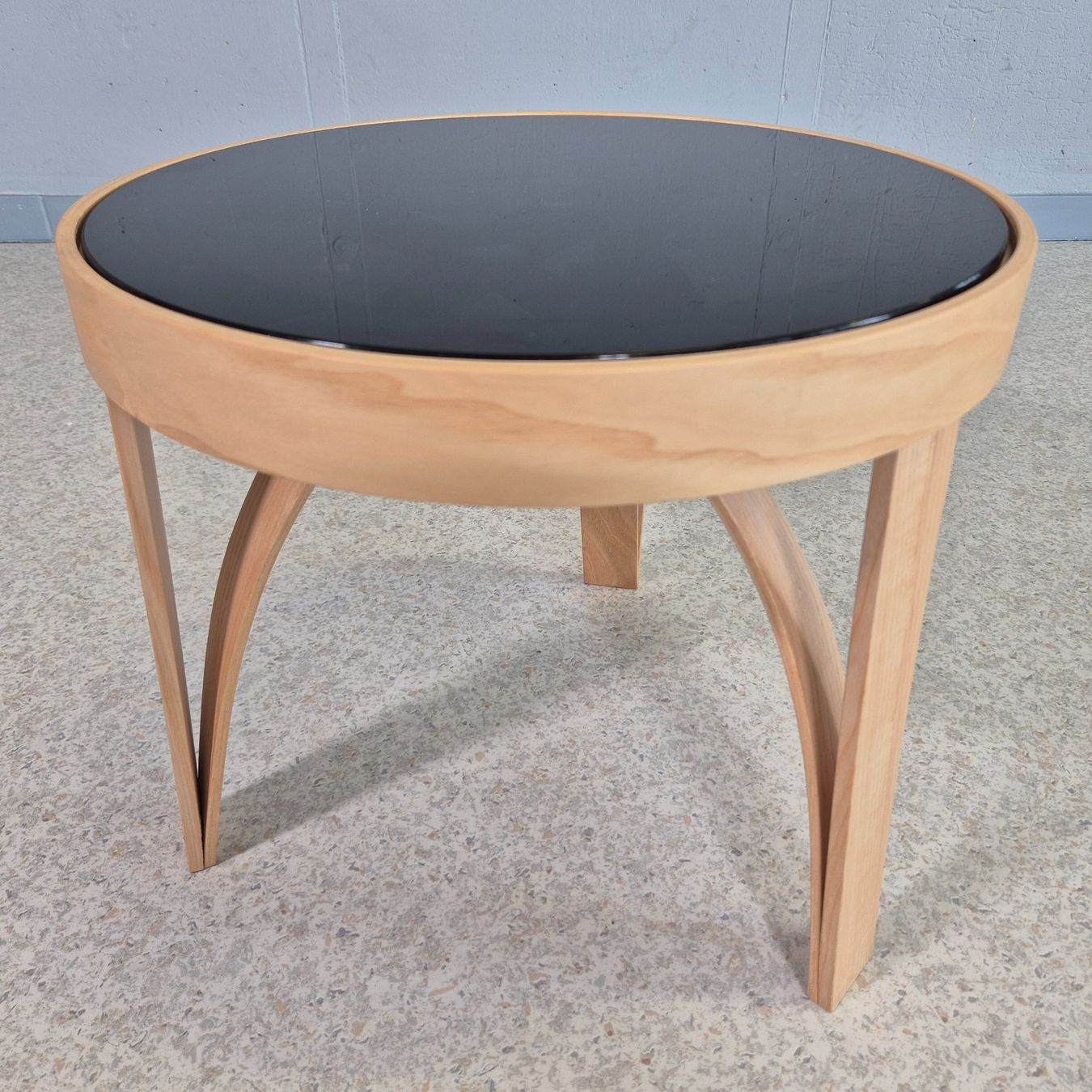 Tische: Coffee Table, Salontisch Beistelltisch mit Glasplatte – Gebraucht aus Nottwil von Wondewa-Shop