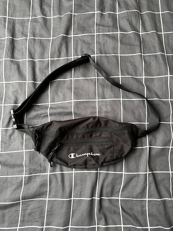 Champion Borse: Champion Bauchtasche – Usato da Schüpfen venduto da ani_gj8r
