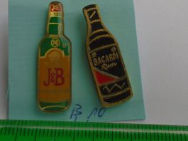 2 ver. Schnapsflaschen Pins (B10)
