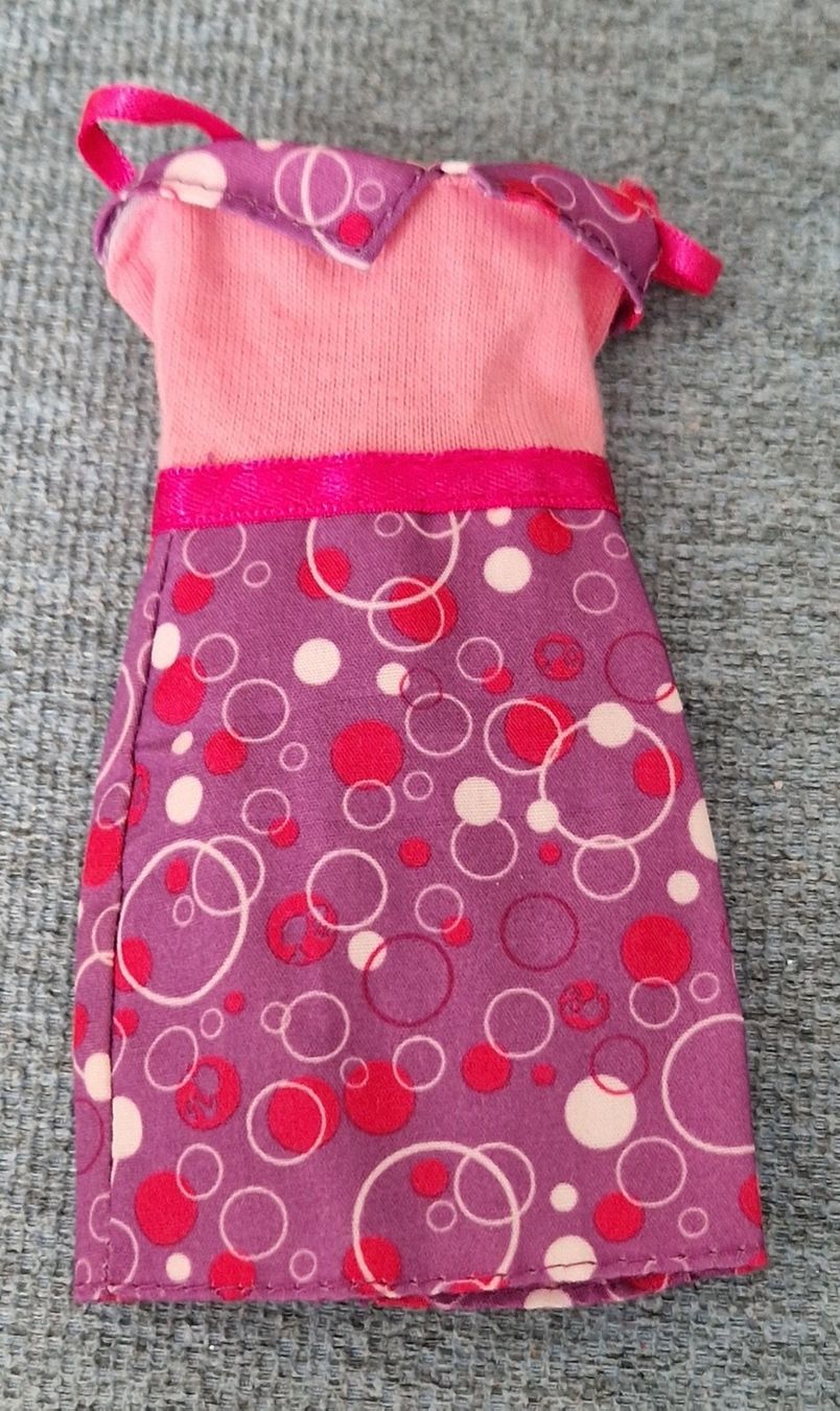 Bambole: Robe pour Barbie – Usato da Couvet venduto da Pioune