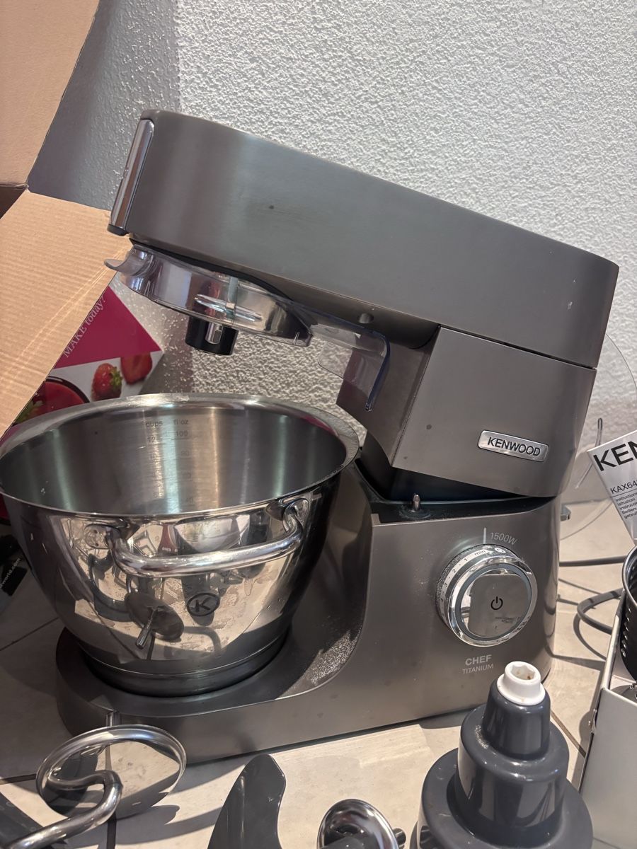 Kenwood Chef Küchenmaschine mit umfangreichem Zubeh (D'occasion) à ...