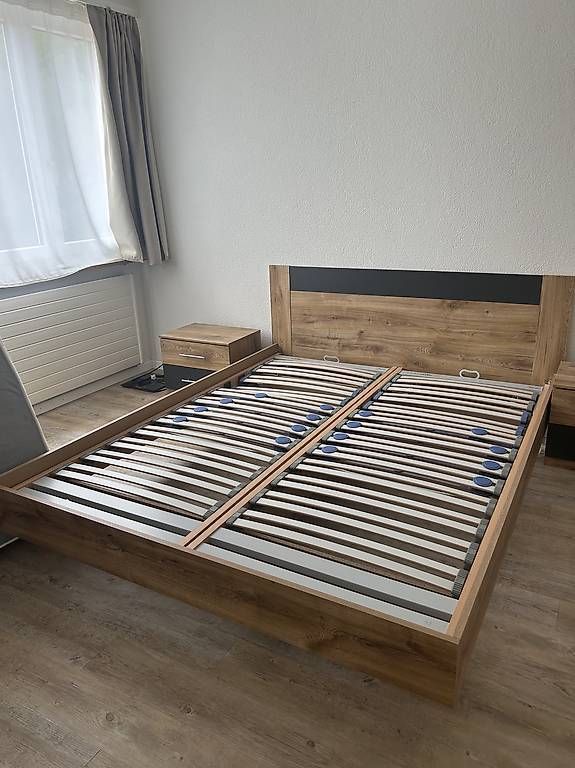 Conforama Letti: Bett mit Matratze & 2 Nachttische – Usato da Kreuzlingen venduto da jael-joe 1