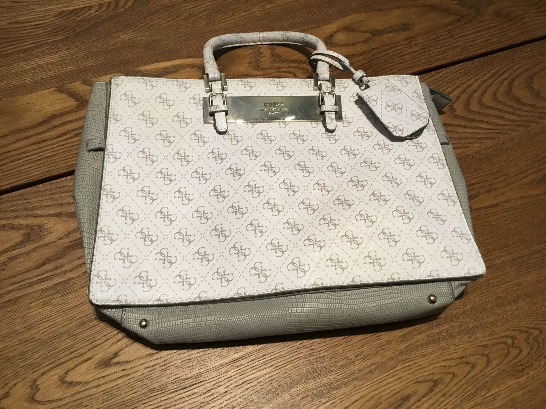 Guess Taschen für Damen: Guess Handtasche - Viel Stauraum – Gebraucht aus Würenlos von Tina48