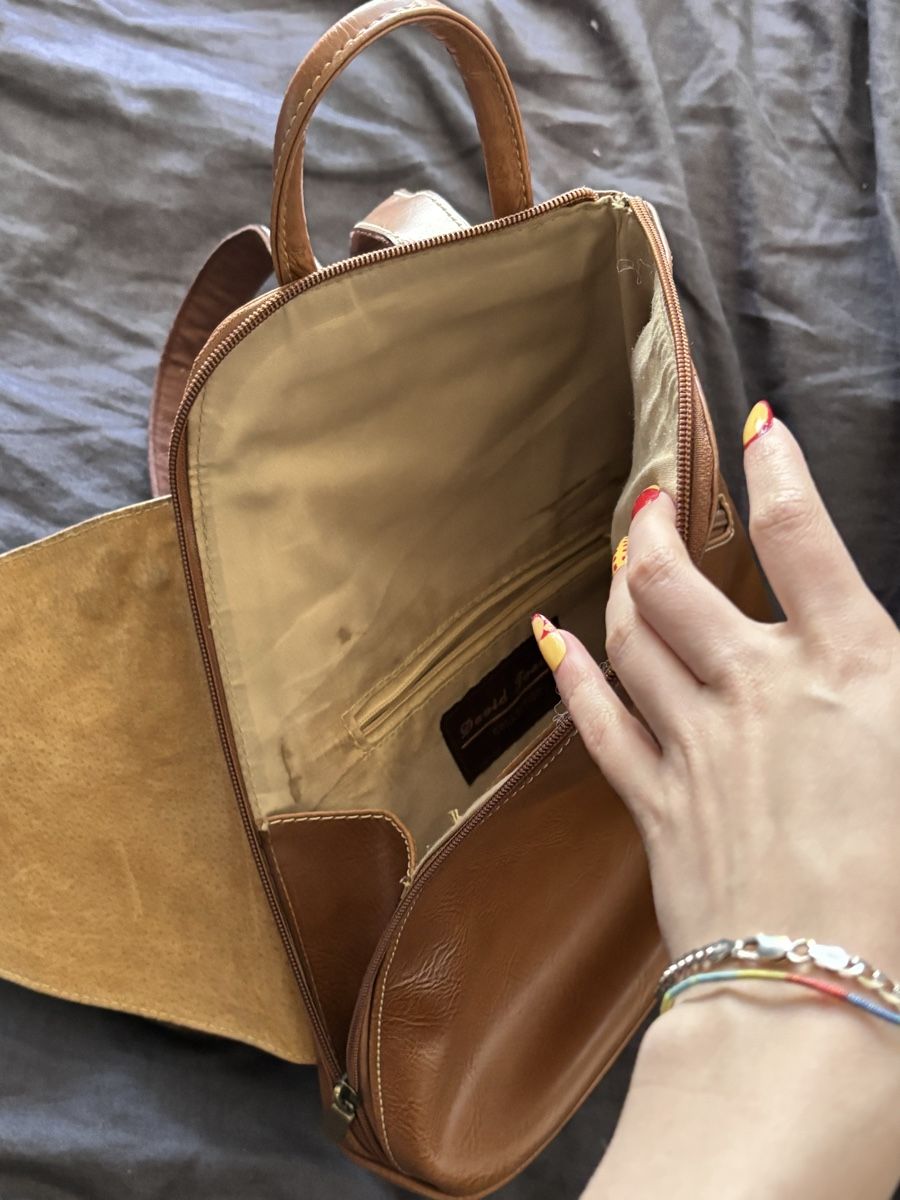 Zaini: David Jones Backpack Brown Leather Convertible Used – Usato da La Chaux-de-Fonds venduto da joa_jk5g 1