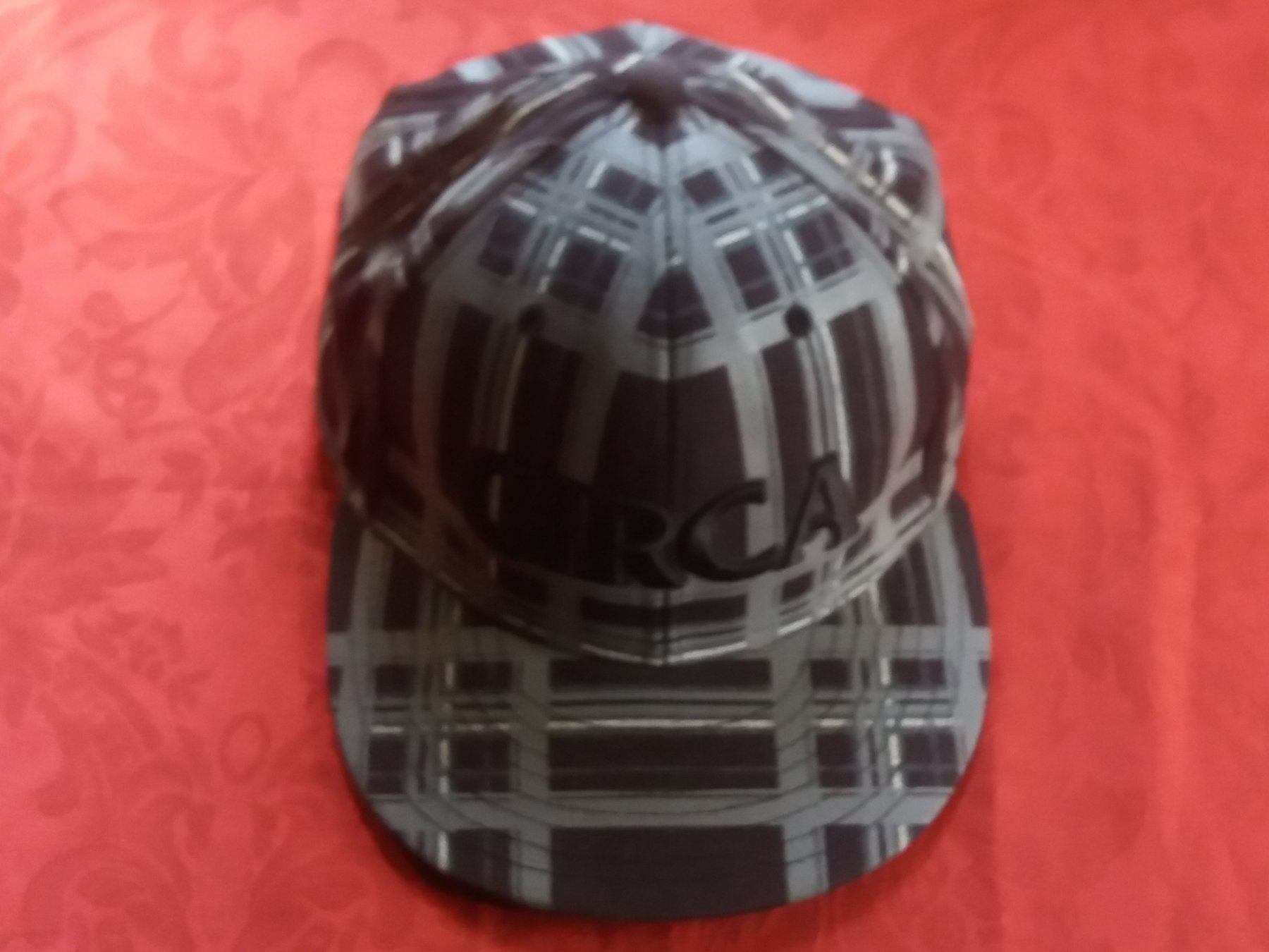 Copricapi, berretti & cappellini: Casquette CIRCA stylée gris/noir – Usato da Meyrin venduto da toutatis 2