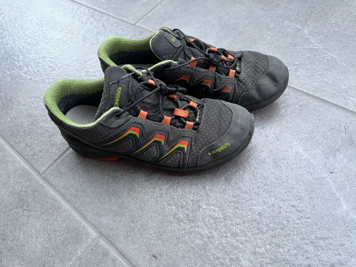 Lowa Chaussures garçon: Lowa Trekkingschuhe 37 – D'occasion à Wil ZH par Wonderwoman76 4