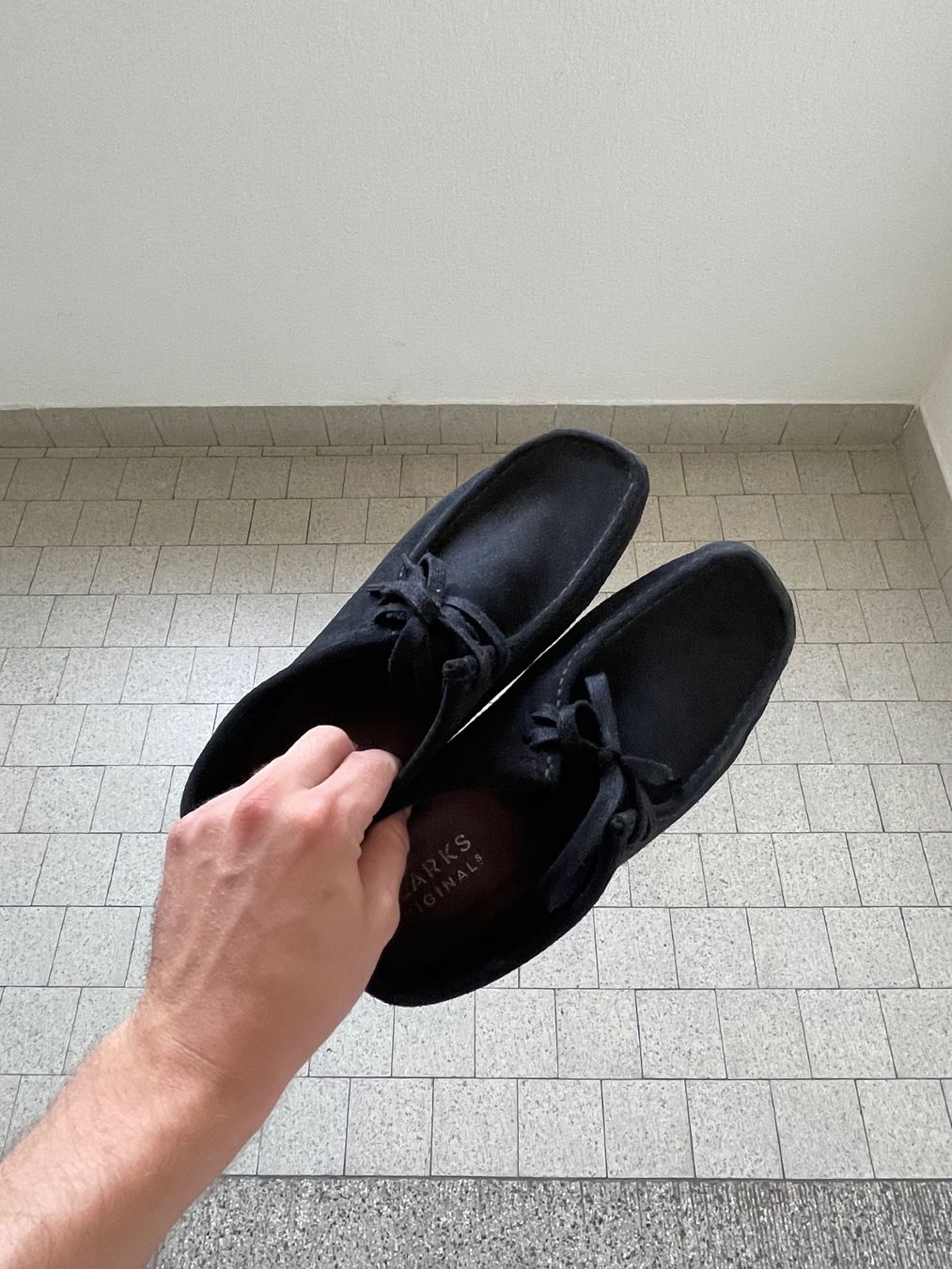 Clarks Chaussures hommes: Clark Wallabees schwarz Wildleder (Grösse 41) – D'occasion à Zürich par Finn_Stillhart