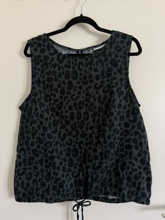 Street One Top, Gr. 42, Olive Grün, Leo Muster Top