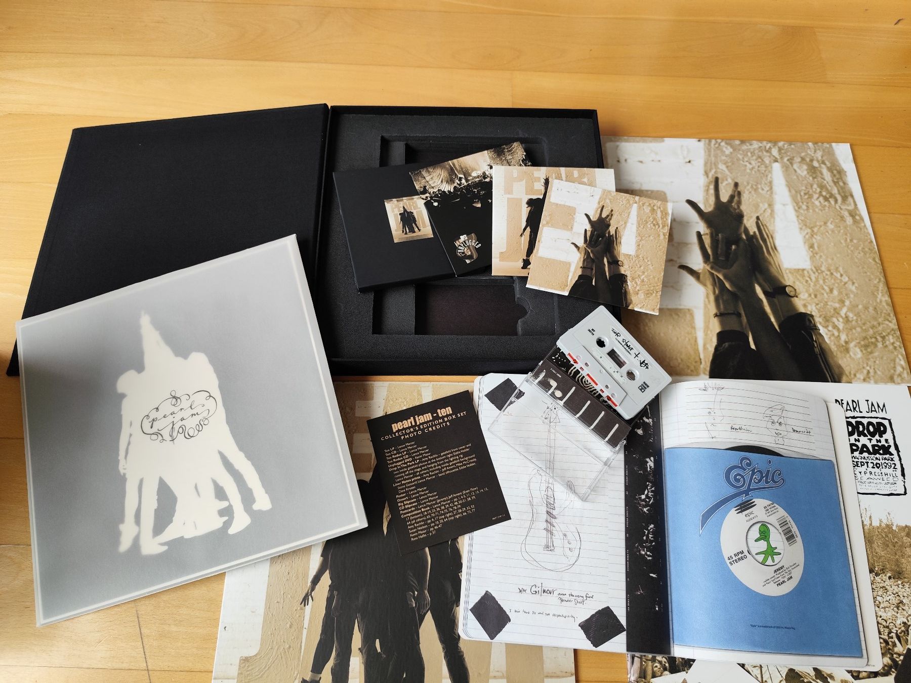 Dischi in vinile: Pearl Jam Ten Super Deluxe box – Usato da Zofingen venduto da Debohli 3
