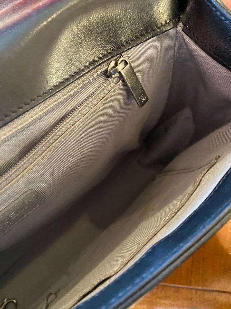 Chanel Sacs femmes: Chanel Boy Tasche schwarz mit silbrigem Hardware – D'occasion à Wollerau par Vinagoni 8