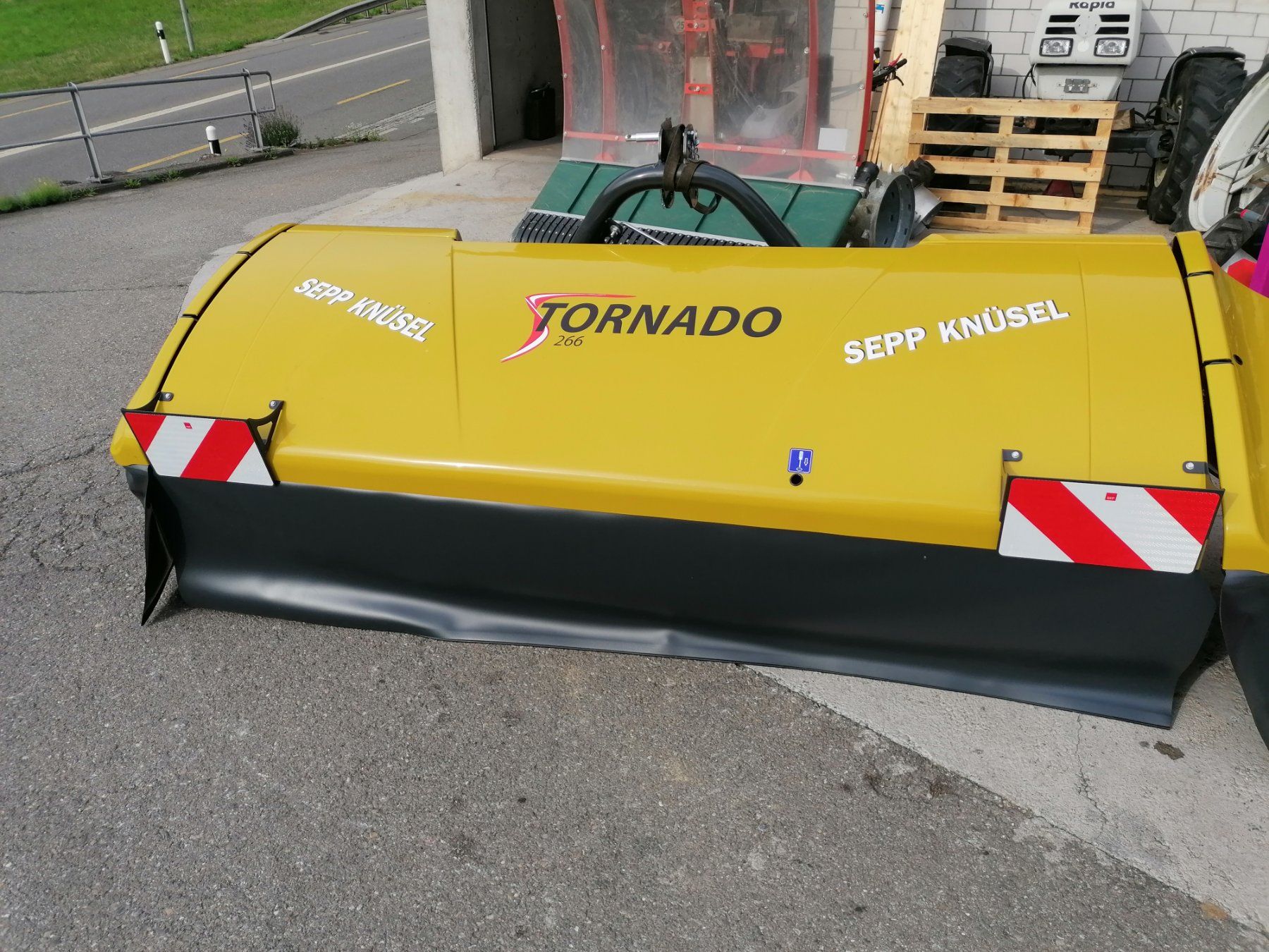 Tutte le macchine: Mähwerk Knüsel Tornado 266 – Usato da Feusisberg venduto da aebidoktor