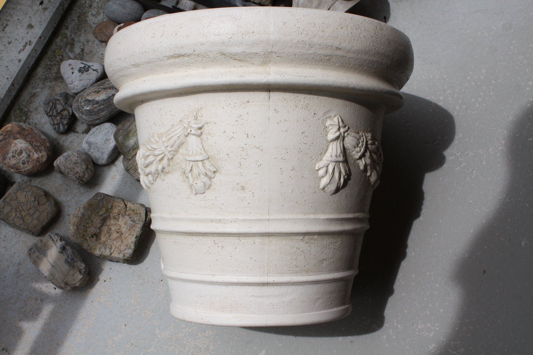 Vasi per fiori: grosser weisser Blumentopf – Usato da Wettingen venduto da Licht08 2
