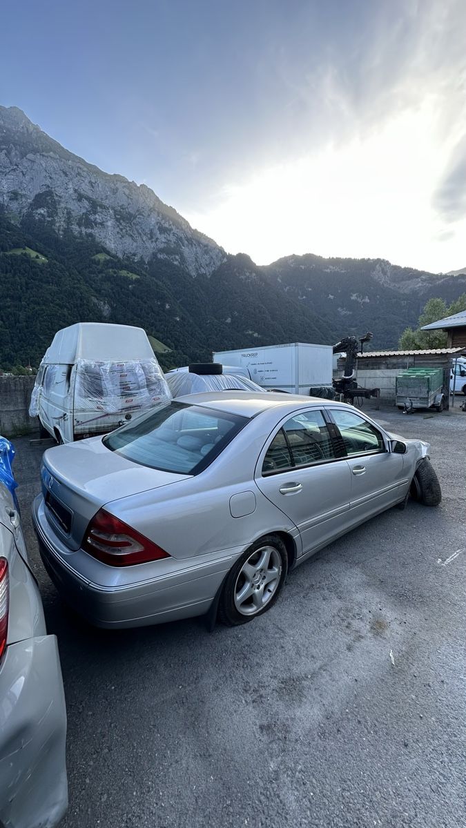 Mercedes-Benz Automobili: mercedes benz 220 cdi – Difettoso da Ennetbürgen venduto da marcoduss02