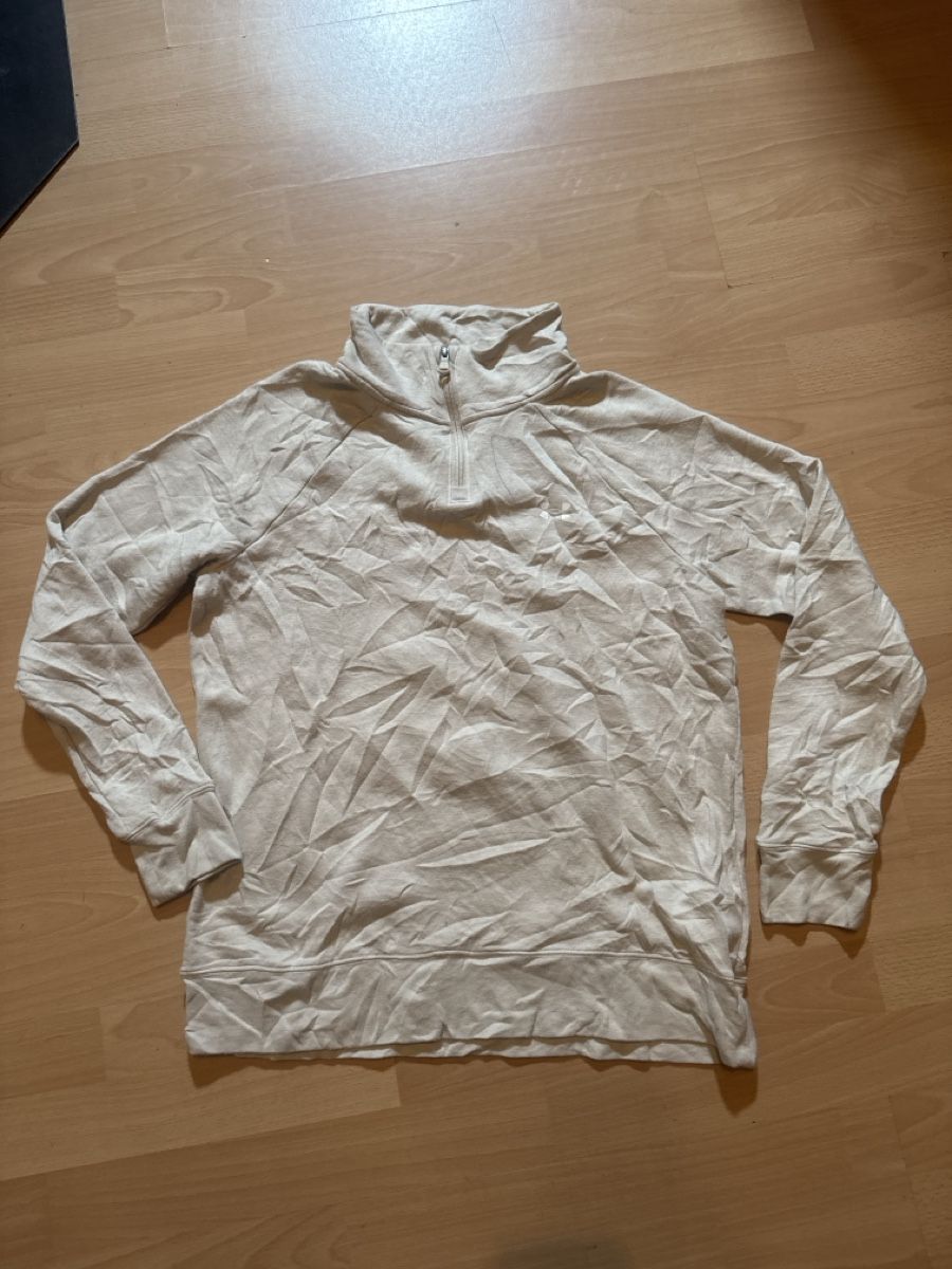 Under Armour Pullover & Sweatshirts: Pull Under Armour beige demi-fermeture éclair  – Gebraucht aus Cressier FR von Swissesape
