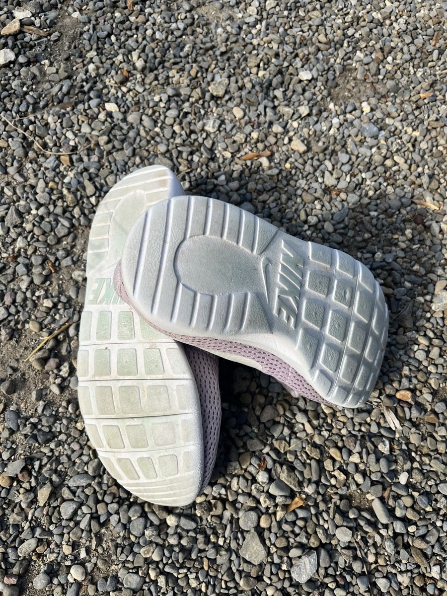 Nike Schuhe für Mädchen: Hallenturnschuhe Nike Grösse 36 – Gebraucht aus Volketswil von knecht78 1