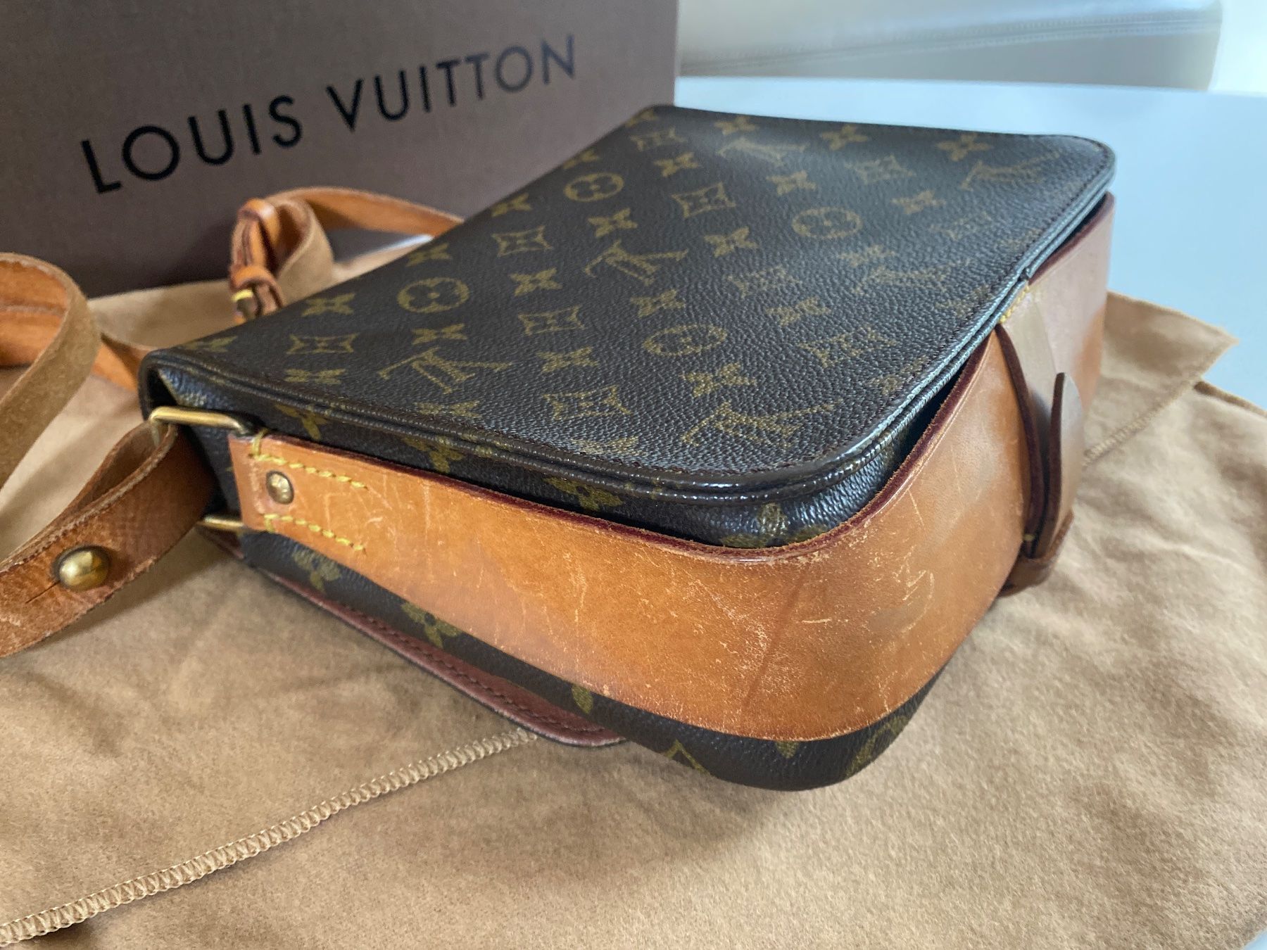 Louis Vuitton Taschen für Damen: Louis Vuitton Cartouchiere Crossbody Medium Monogram Canvas – Gebraucht aus Aarau von tschitta03 1