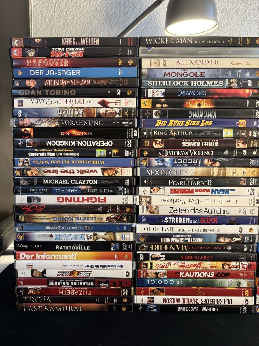 Alle DVDs: AUFLÖSUNG SELTENE BLURAY / DVD / VHS SAMMLUNG – Gebraucht aus Langnau am Albis von CollectingCoRe 4