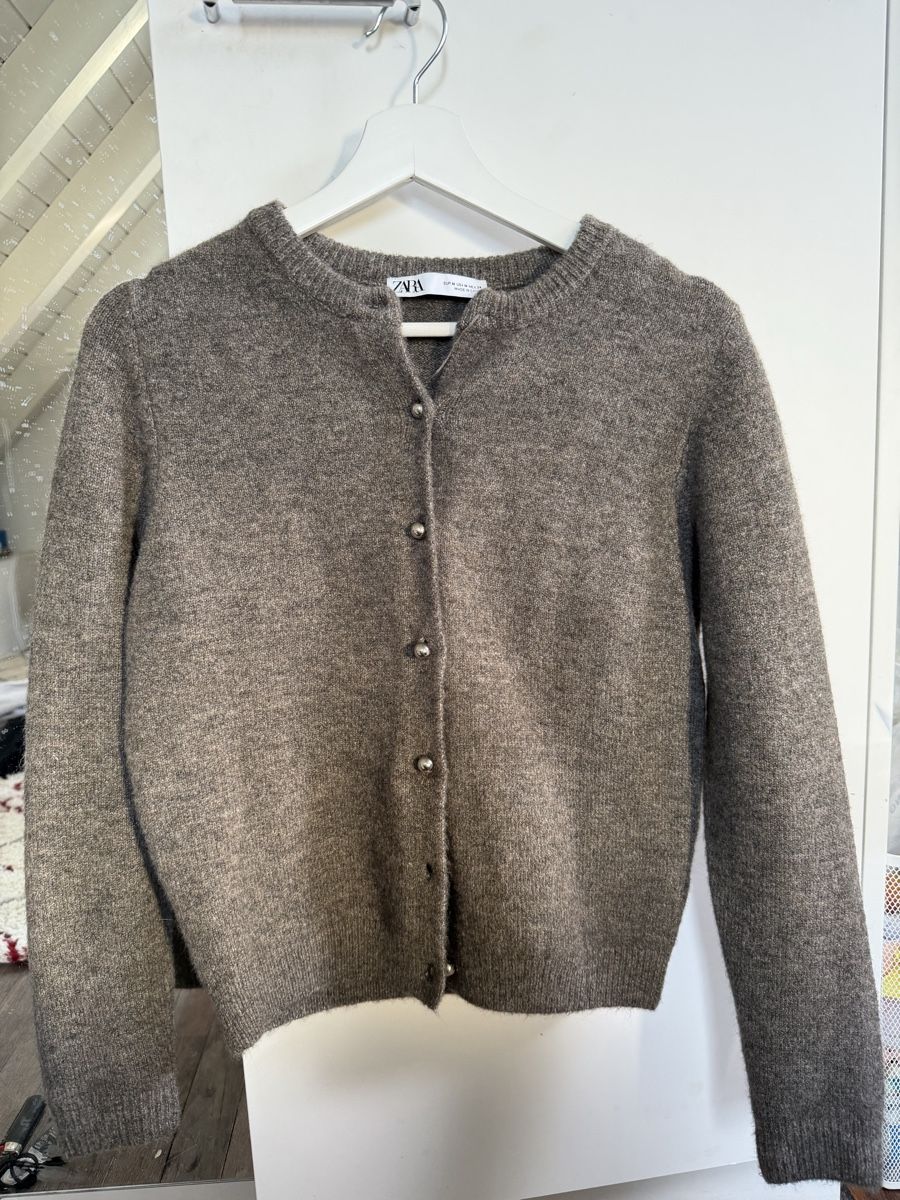 Jacken: Zara Strickjacke, Grösse M, ungetragen – Neu (gemäss Beschreibung) aus Weiach von nou_t2x8