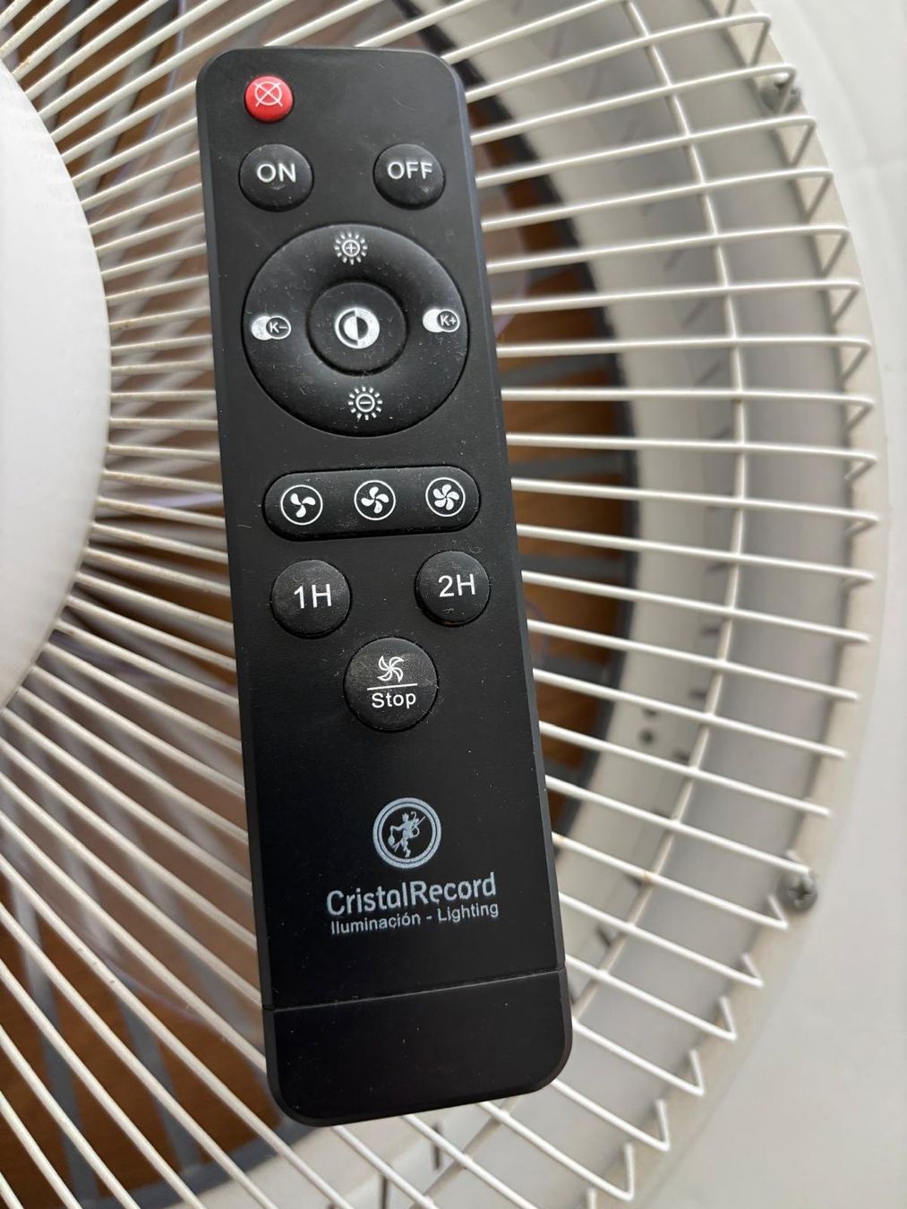 Ventilatori: Deckenventilator mit LED-Licht + Fernbedienung – Usato da Alpnach Dorf venduto da Hbalzli 2