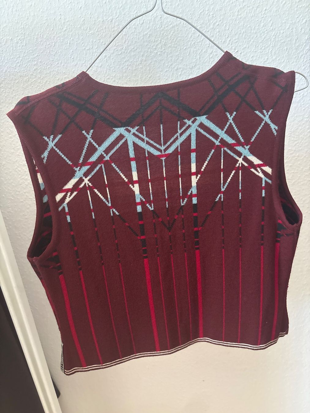 Gilet & Giacche senza maniche: Ärmellose Weste von SchweizerDesignmarke Xess+Baba – Usato da Zürich venduto da JalapenoChili 3