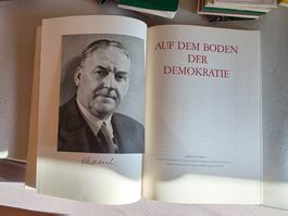 Auf dem Boden der Demokratie - 1951 - Robert Bratschi