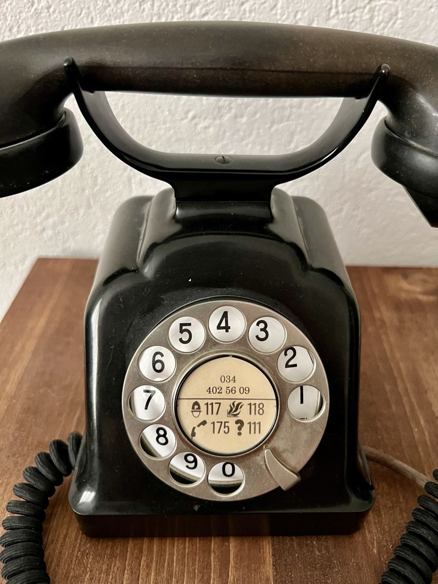 Telefoni: Altes Bakalit Wählscheiben Telefon Schwarz   – Usato da Hunzenschwil venduto da Madachica 6