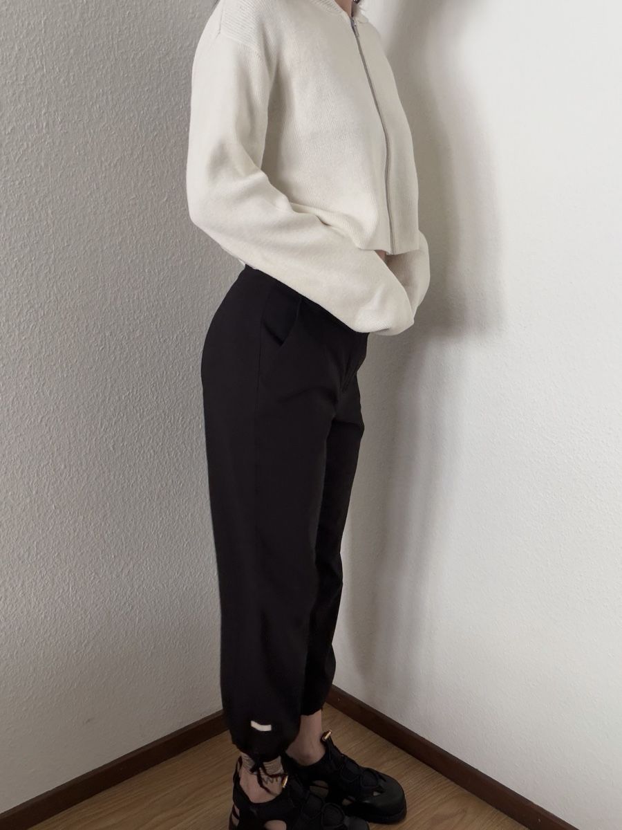 Pantaloni: Vintage Black drawstring casual capri trousers – Usato da Knonau venduto da Grapesvintage 7