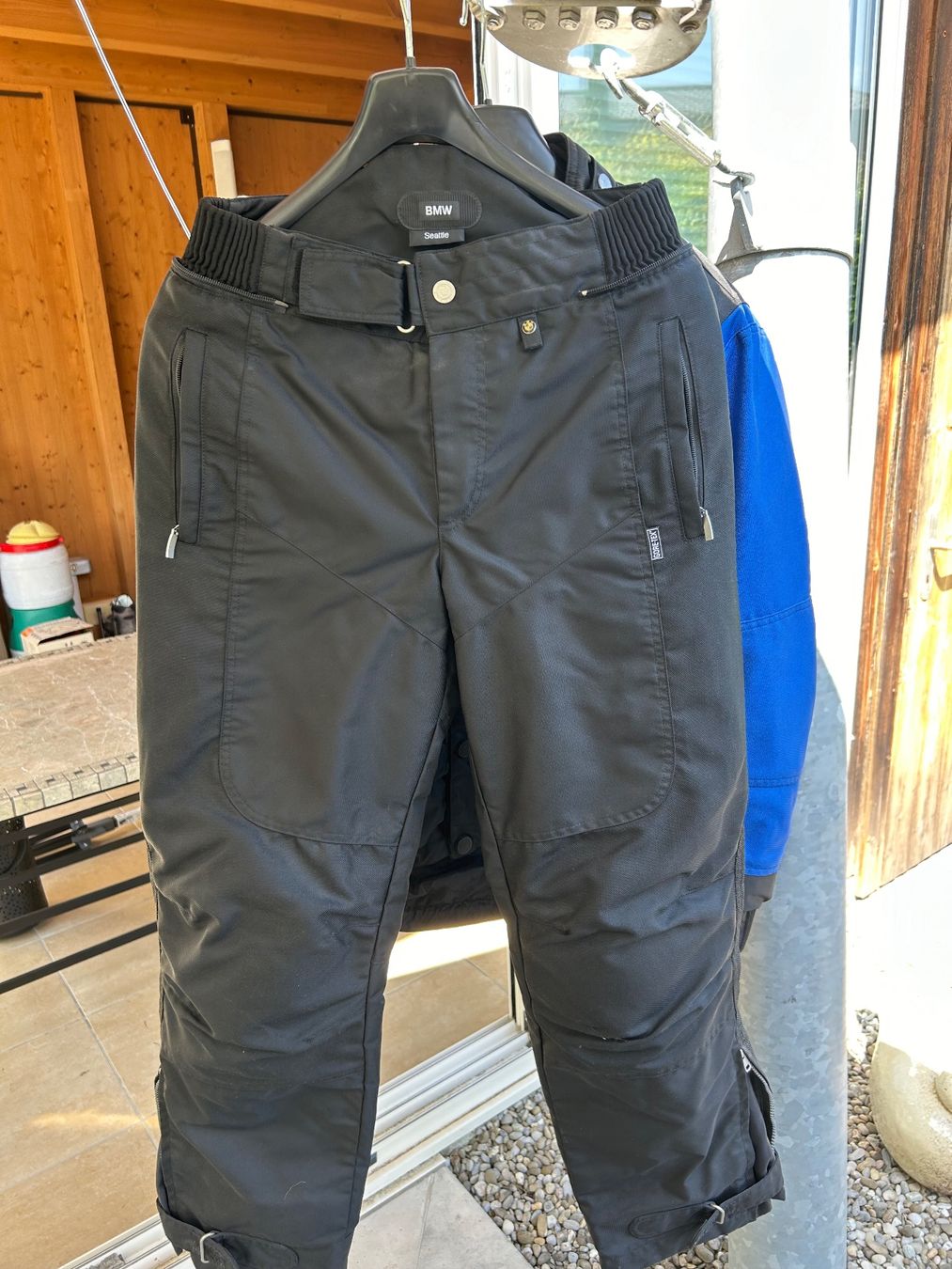 BMW Completi: BMW Motorrad-/Rollerkombi Gr. 50, Goretex – Usato da Gerlafingen venduto da Derbergruft 2