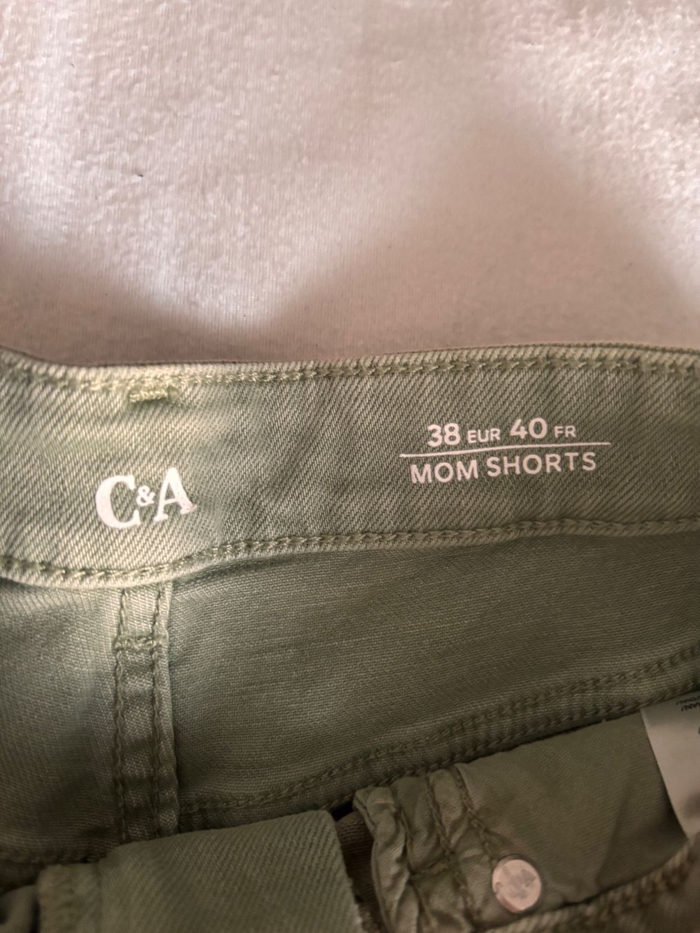 C&A Jeans: C&A Mom Shorts hellgrün brandneu – Neu und originalverpackt aus Herrliberg von eka_dz6d 2