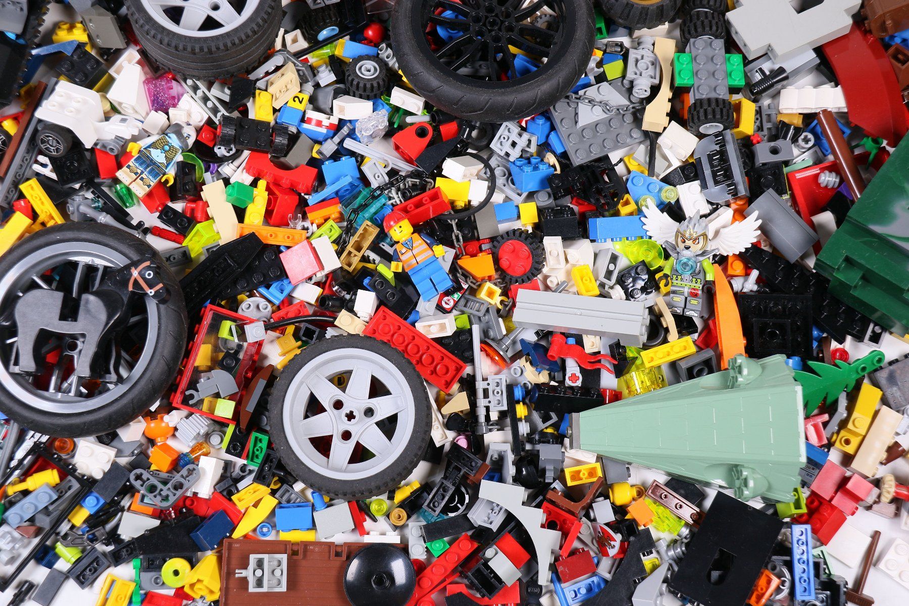 Lego Baukästen: 1.5 kg. Legoteile mit Minifiguren – Gebraucht aus Hettlingen von Scholi99 1