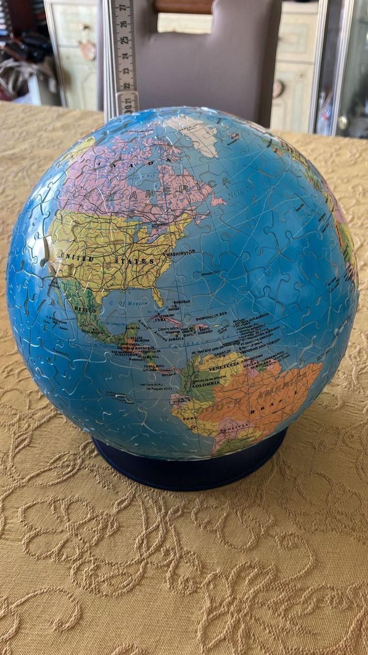 Puzzle: Puzzle mappamondo con base – Usato da Melano venduto da H-Sara 1