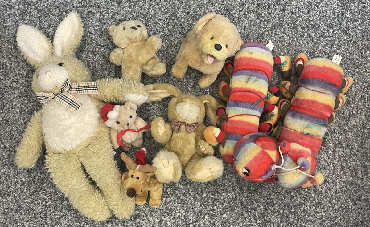 Giocattoli: Plüschtiere, Bär, Hase, Raupe & Reh - – Usato da Au ZH venduto da Jaggy4 1