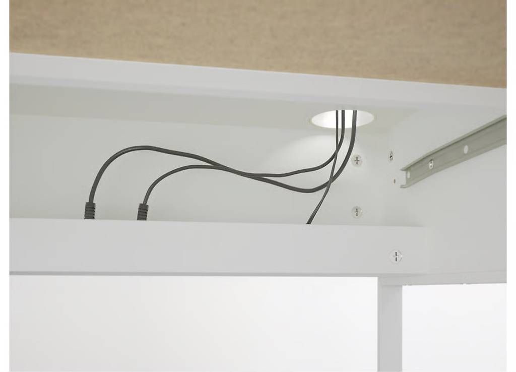 Scrivanie: Bürotisch Micke Ikea – Usato da Therwil venduto da niggidaetsch 2
