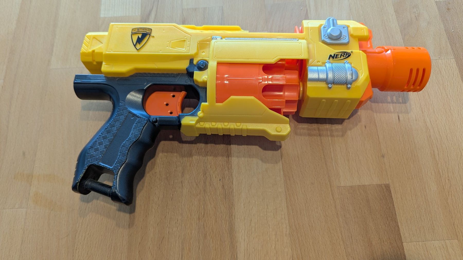 Nerf Giocattoli: Dartblaster Sammlung - 4xNerf/2xZuru XShot – Usato da Bern venduto da Lenny5156 2