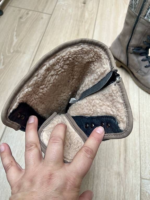 Scarpe per ragazze: Winterstiefel  – Usato da Niederhünigen venduto da chiara.montrasio 2