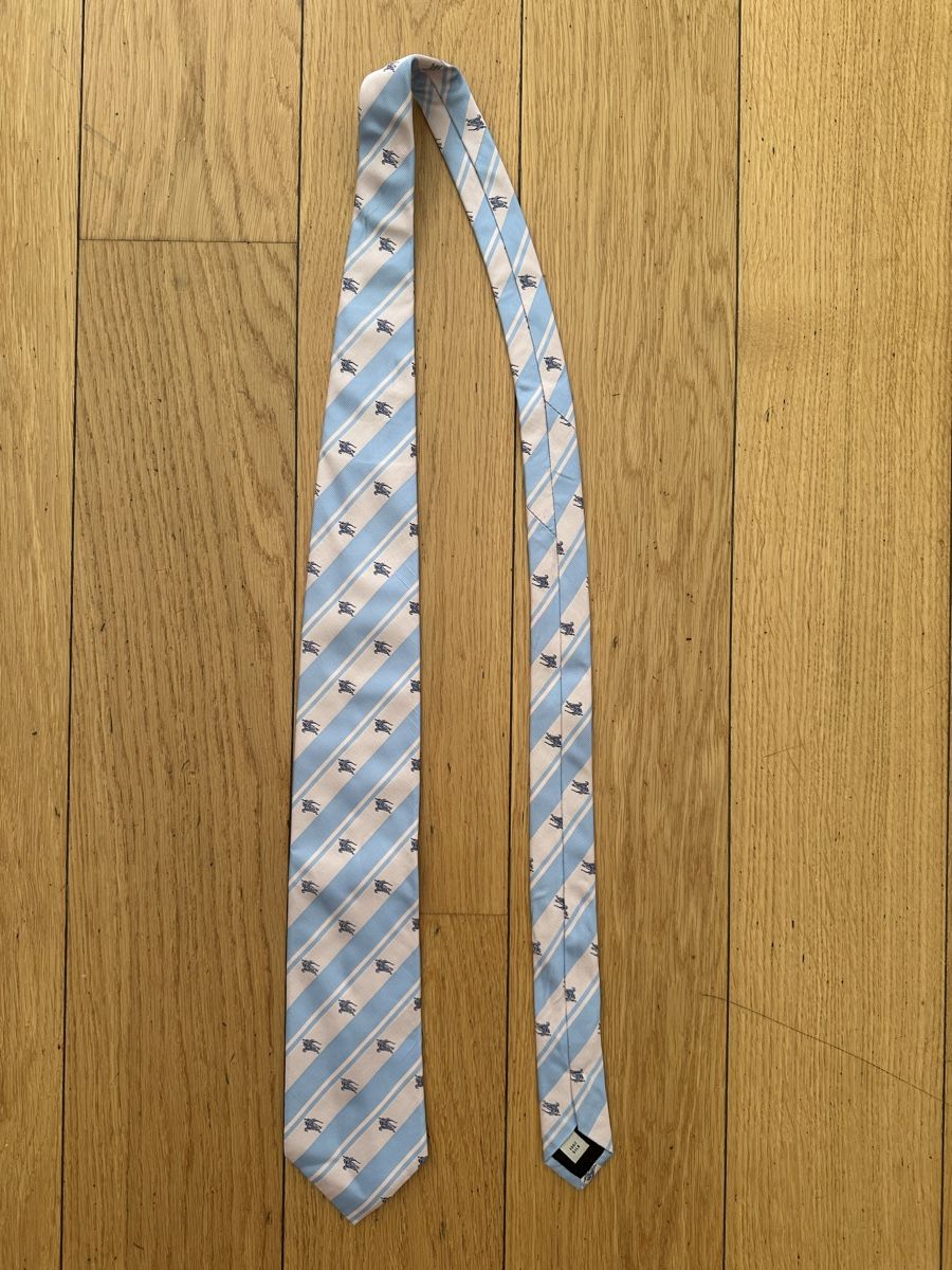 Burberry Cravatte: Burberry Tie Silk Blue Beige Pattern – Usato da Geneve venduto da iri_dr5s