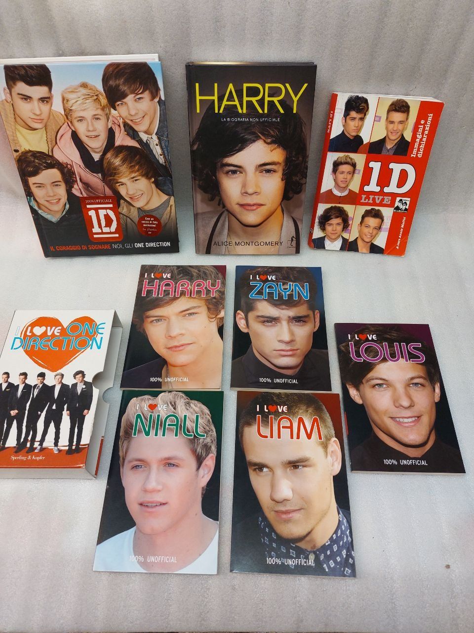 Libri: One Direction - Set di 8 Libri + Biografia – Usato da Pambio Noranco venduto da Pol69