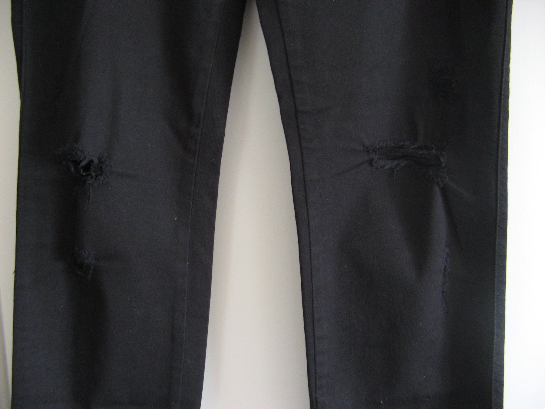 Sisley Pantaloni: Sisley Hose schwarz Gr. W29, L30 – Usato da Zürich venduto da apil 2