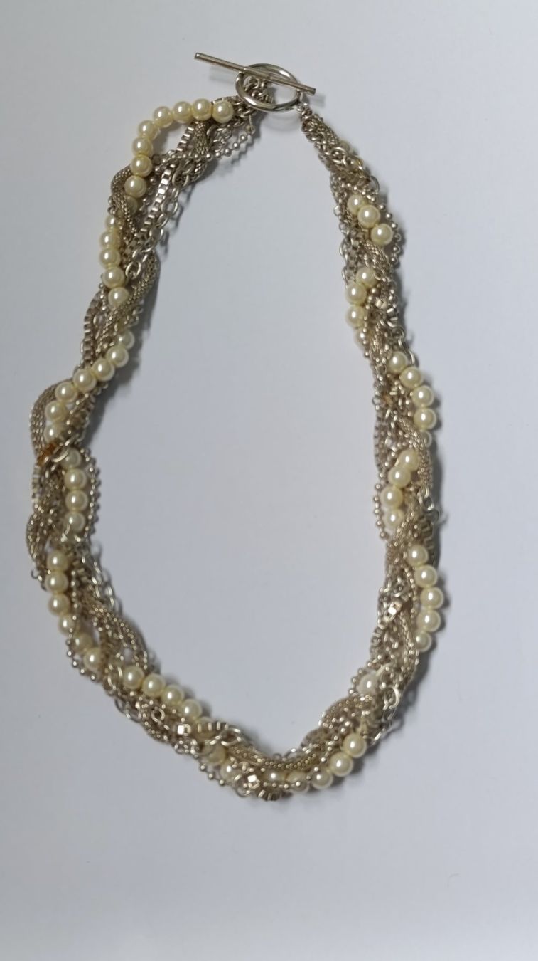 Catenine: Collier multi-rangs argenté et perles ! – Usato da Genève venduto da EcrinVintage