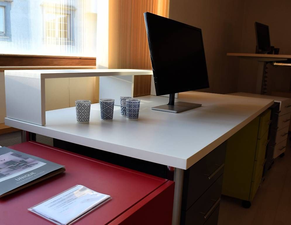 Scrivanie: Schreibtisch ab Ausstellung – Usato da Urtenen-Schönbühl venduto da wohnstudio_haller 2