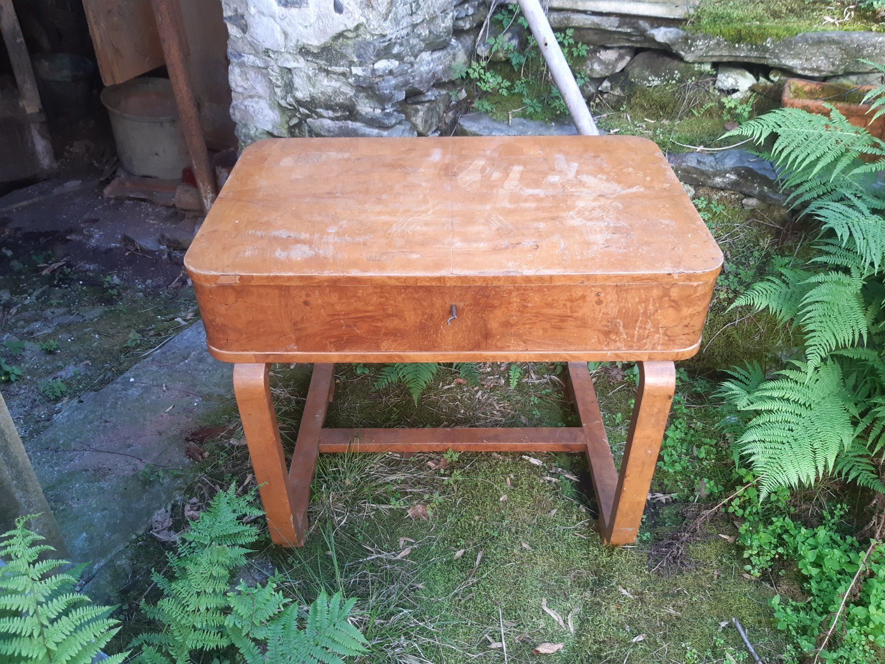 Tische: Lovely desk to be repaired – Defekt aus Verscio von giamma1985 1